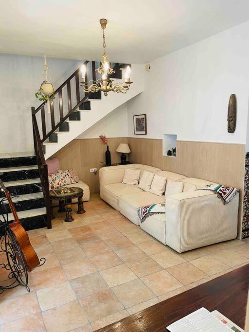 Charming 4 Bedroom Village Home With Patio Mijas Extérieur photo